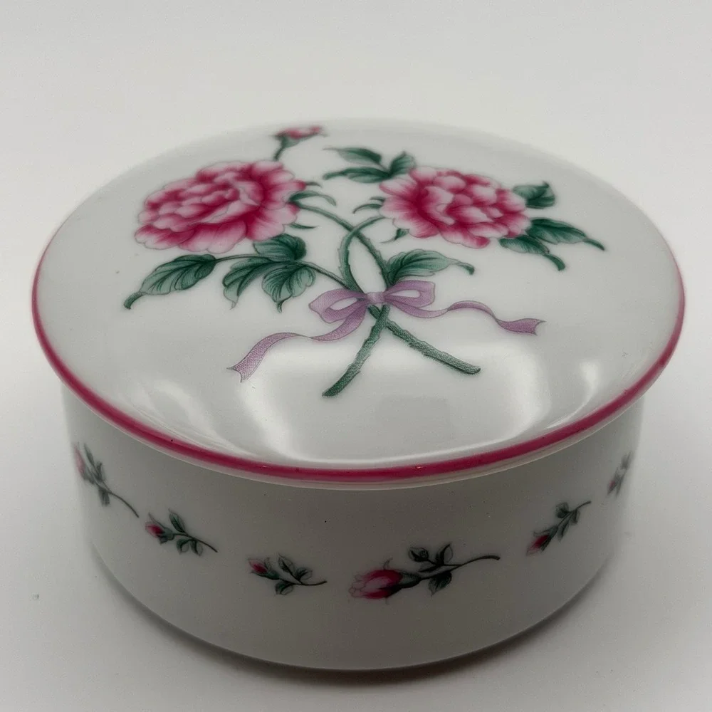 N/A japanese porcelain